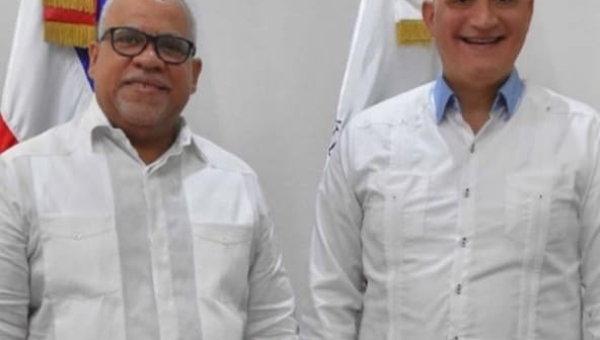 Director de Promipyme sostiene encuentro con ministro de Planificación y Desarrollo